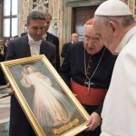 PapaFrancisco_delegacionPolonia_25042015_VaticanMedia
